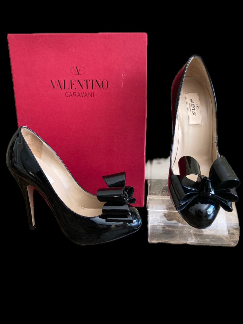 Valentino Garavani Black Patent Bow Pumps 37 NIB